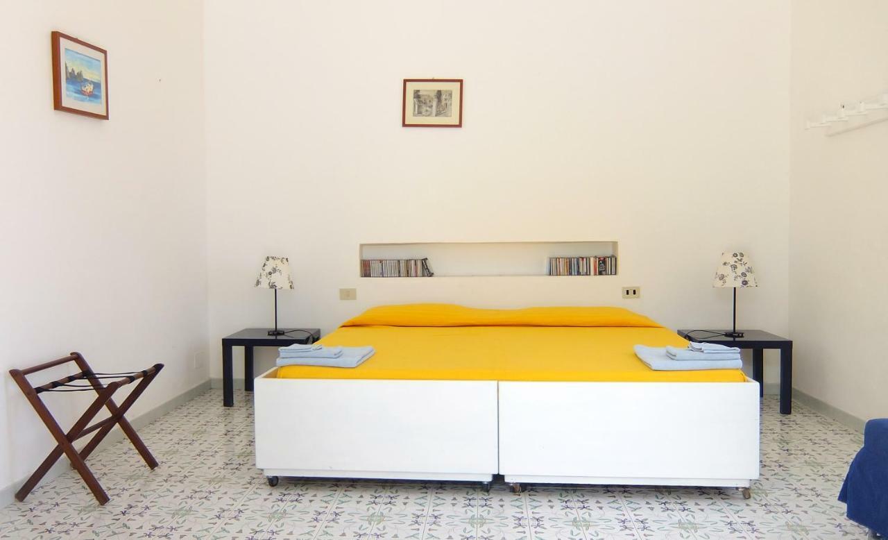 Bed and Breakfast Casa Carlotta Стромболи Экстерьер фото